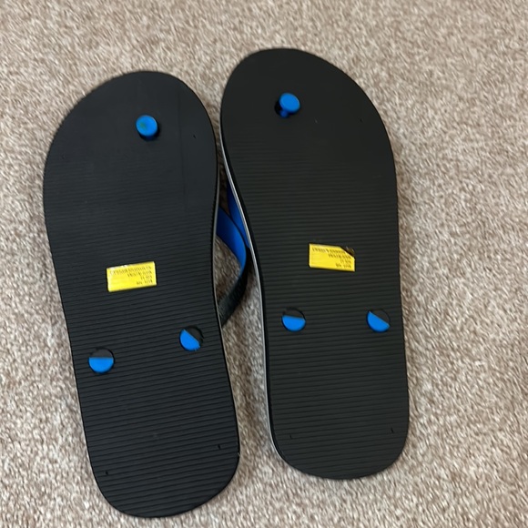 2 pairs of men’s thing flip flops - Picture 4 of 5